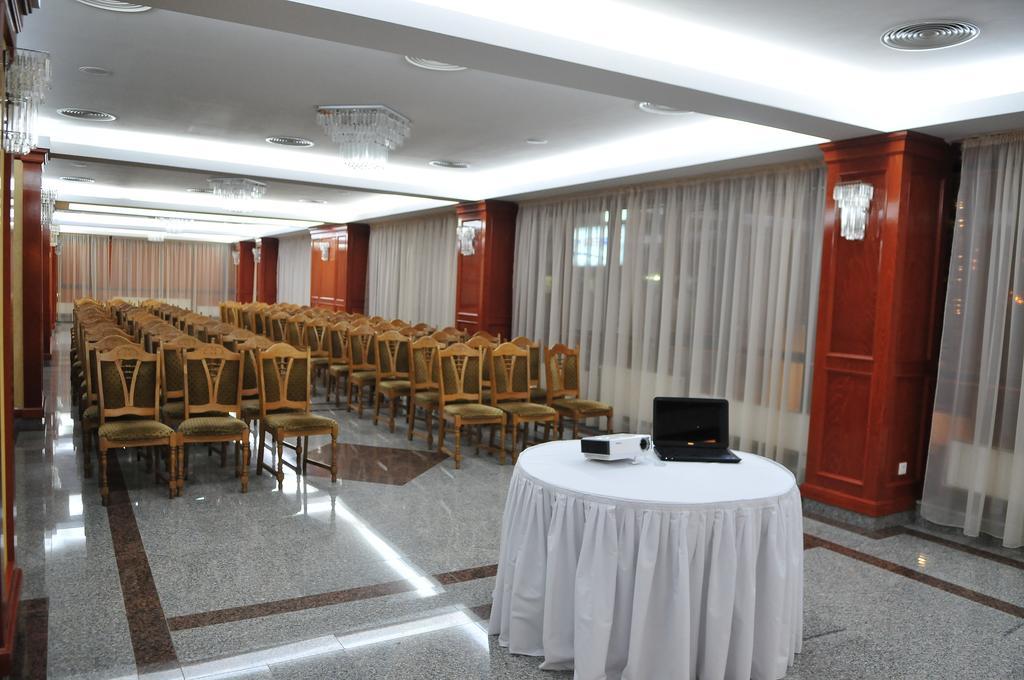 Hotel Emma Est Craiova Exterior foto